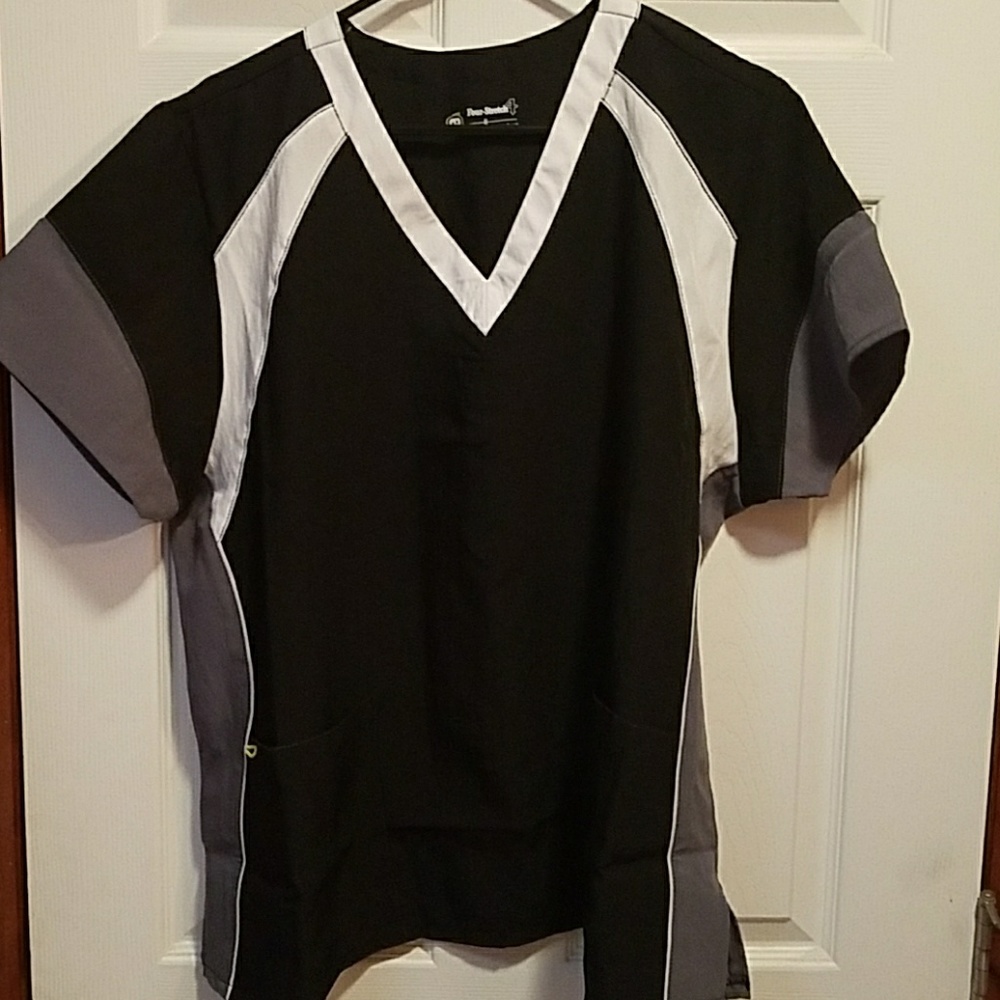 SUPER cute scrub top!!